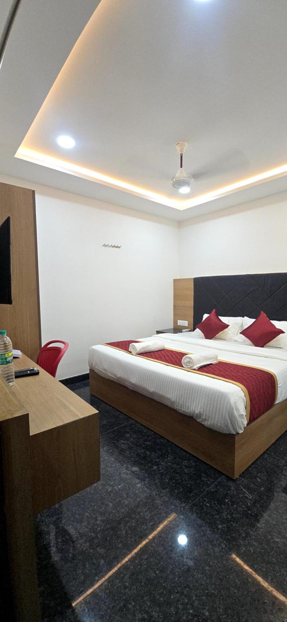Shreem Sesha Sai Residency Hotel ติรุวันนามาลัย ภายนอก รูปภาพ